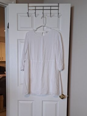 Wilfred White Sleeveless V-Neck Shell